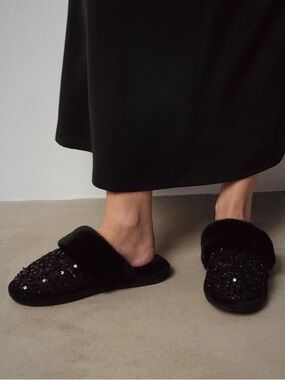 NWOT UGG Black Sequin Scuffete II Chunky Size 7